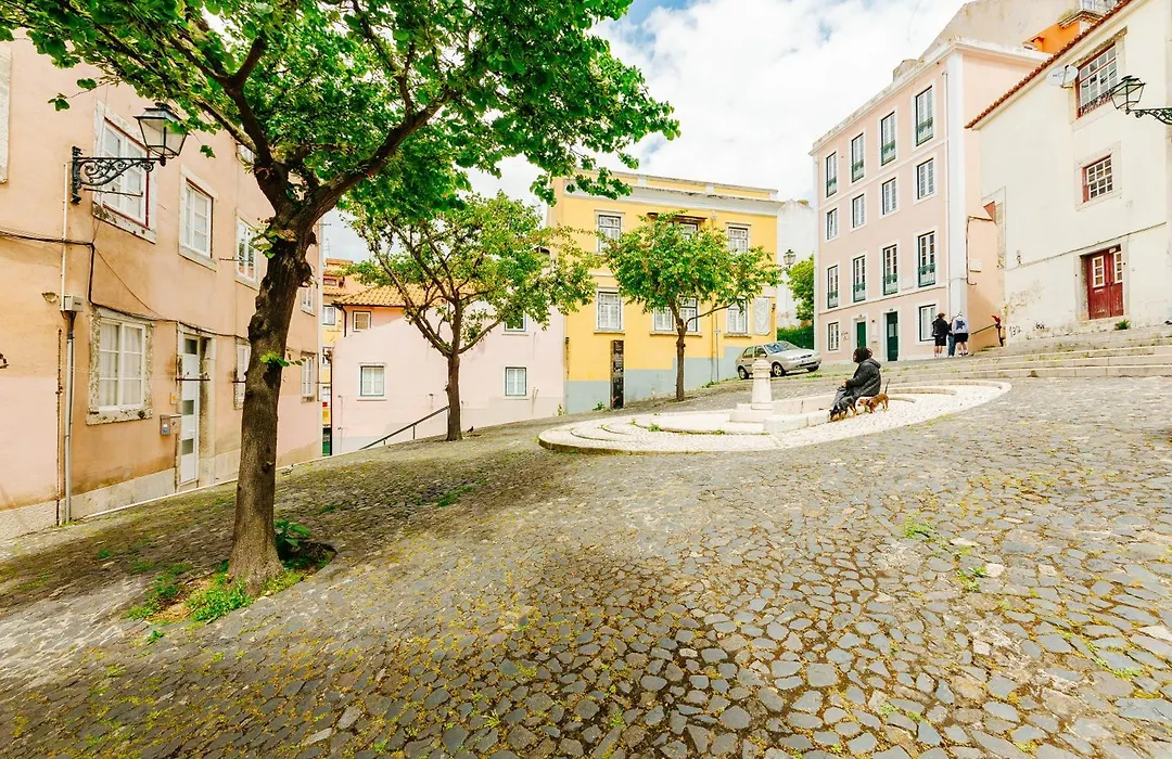 Rent4Rest Lisbon Downtown Tiny Studio Apartments-1
