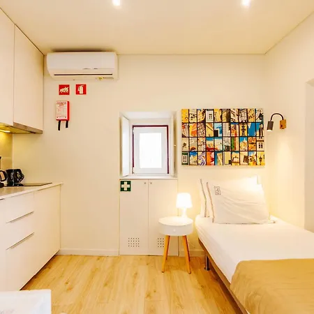 Rent4Rest Lisbon Downtown Tiny Studio Apartments-2