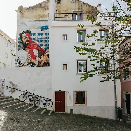 Rent4Rest Lisbon Downtown Tiny Studio Apartments-3